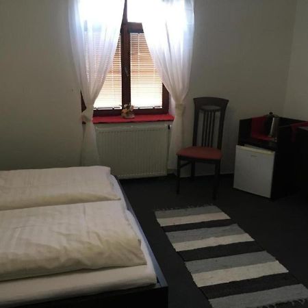 Penzion a pivnice Varna Velká Bystřice Esterno foto