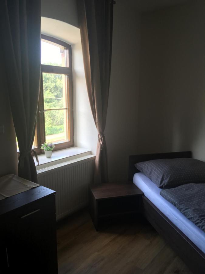 Penzion a pivnice Varna Velká Bystřice Esterno foto