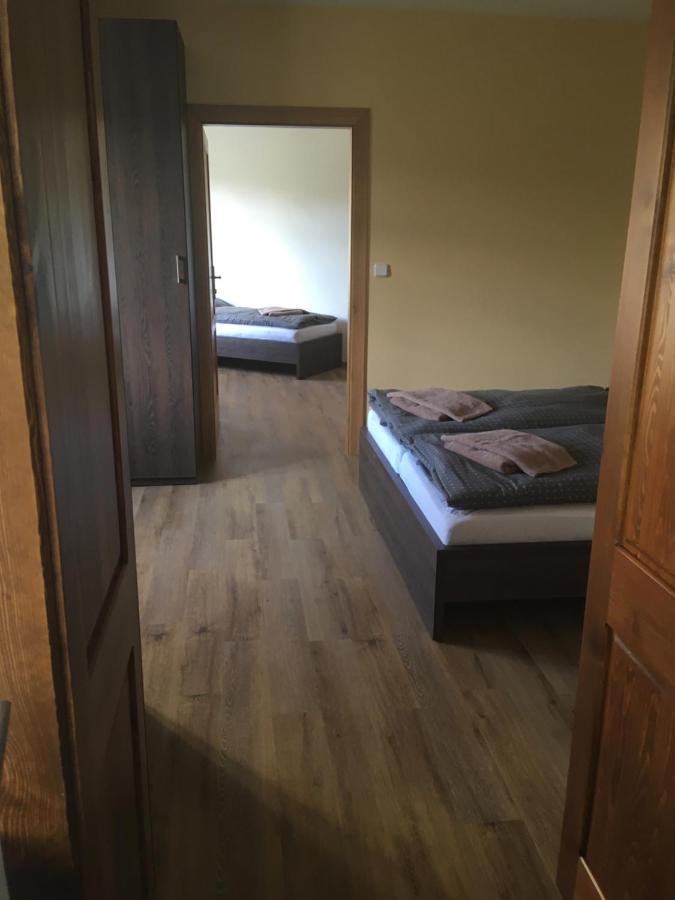 Penzion a pivnice Varna Velká Bystřice Esterno foto