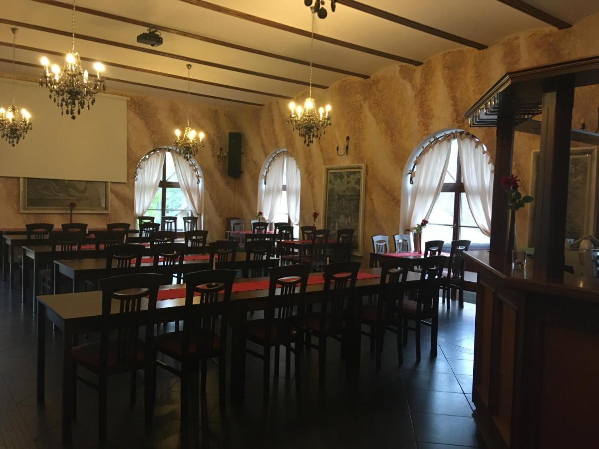 Penzion a pivnice Varna Velká Bystřice Esterno foto