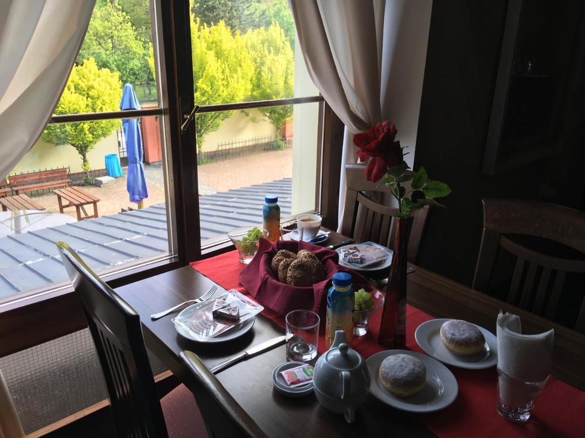 Penzion a pivnice Varna Velká Bystřice Esterno foto