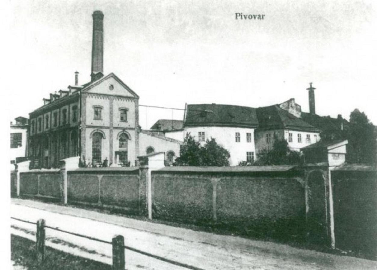 Penzion a pivnice Varna Velká Bystřice Esterno foto