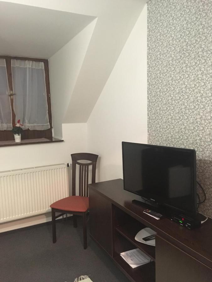 Penzion a pivnice Varna Velká Bystřice Esterno foto