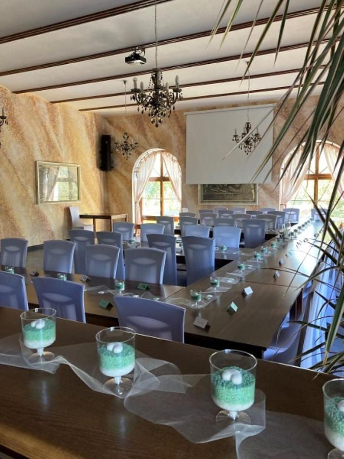Penzion a pivnice Varna Velká Bystřice Esterno foto
