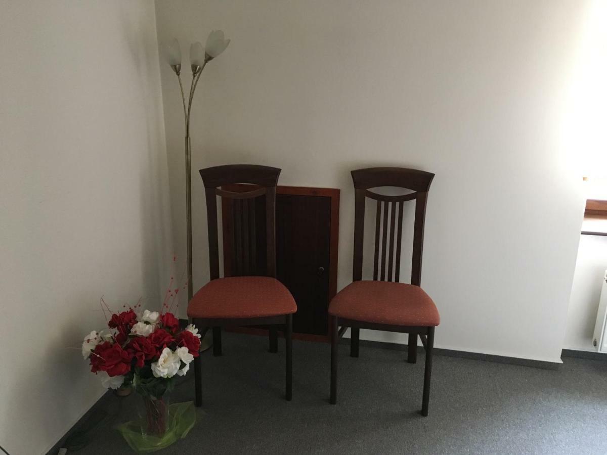 Penzion a pivnice Varna Velká Bystřice Esterno foto